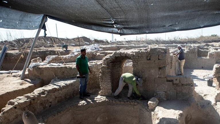 Descubrieron una gigantesca fábrica de vinos de hace 1.500 años en Israel