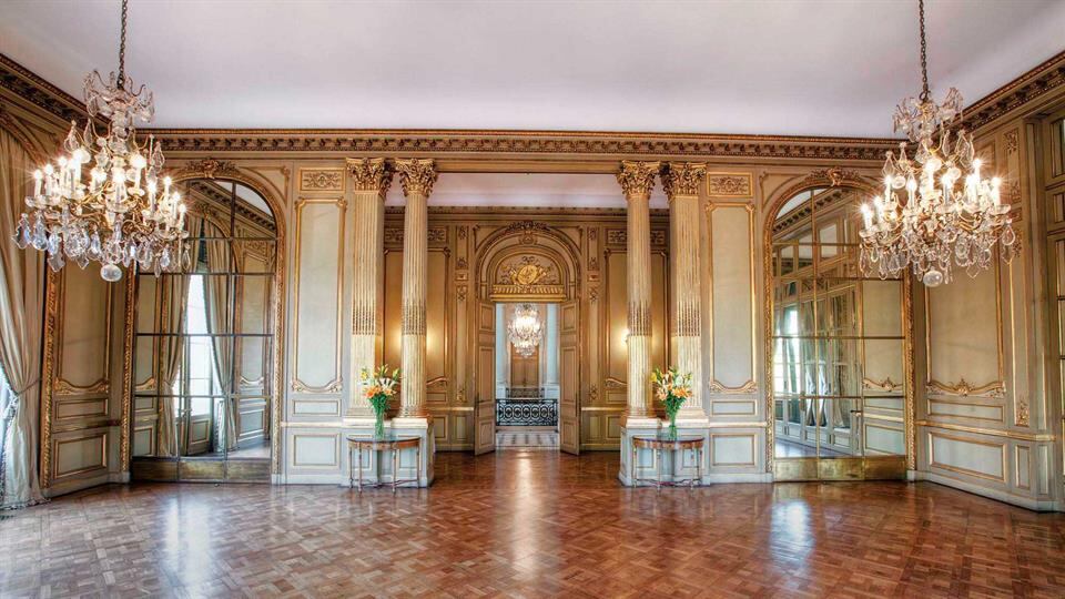 Desde 1929, el edificio pertenece a la Embajada de los Estados Unidos.