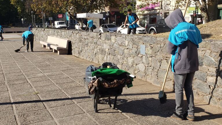 Desde el municipio dijeron que "no importa" si los servidores son militantes "mientras trabajen".