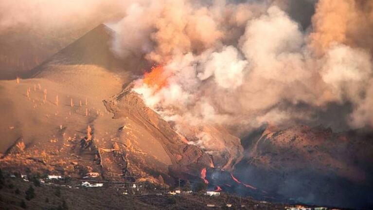 Desde que entró en erupción el 19 de septiembre se abrieron múltiples bocas.
