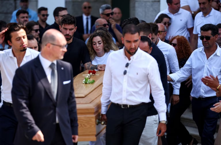 Desgarradoras postales del funeral de Diogo Jota y su hermano.