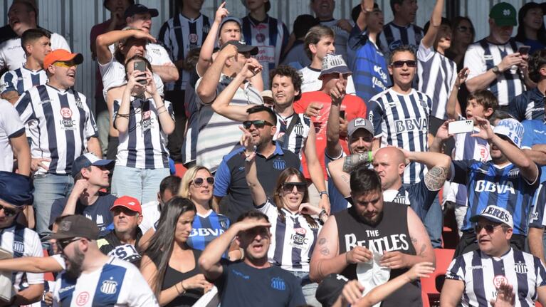 Después de invadir Rosario, los hinchas de la "T" coparán Mendoza. Foto: Lucio Casalla/El Doce.