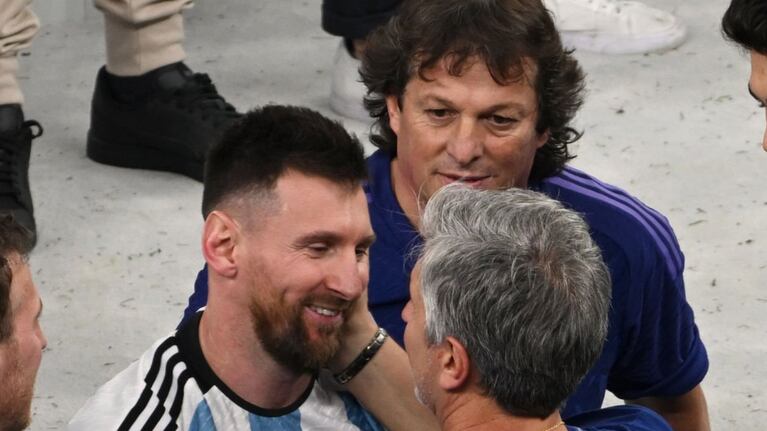 Después de todo el camino recorrido, Jorge y Lionel festejan la Copa del Mundo con una mirada cómplice.