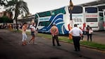 Después de varias horas de espera, llegaron dos choferes en condicones y los chicos viajaron a Córdoba.