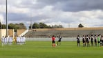 Después del puntapié inicial, por casi 15 segundos se realizó el homenaje a una nena de nueve años.