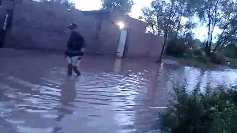 Destrozos y casas inundadas en Ro Cuarto por un fuerte temporal