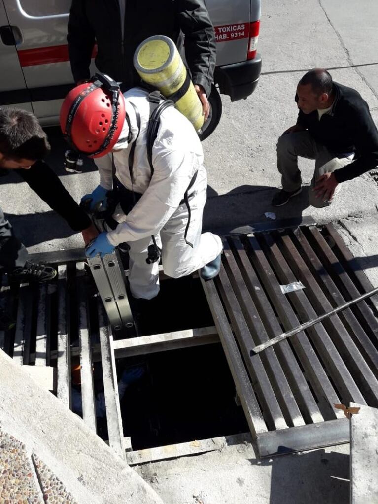 Detectaron nuevos volcamientos cloacales en el lago San Roque