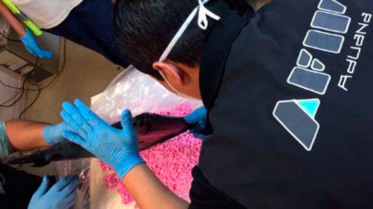 Detuvieron a dos colombianos por la droga.