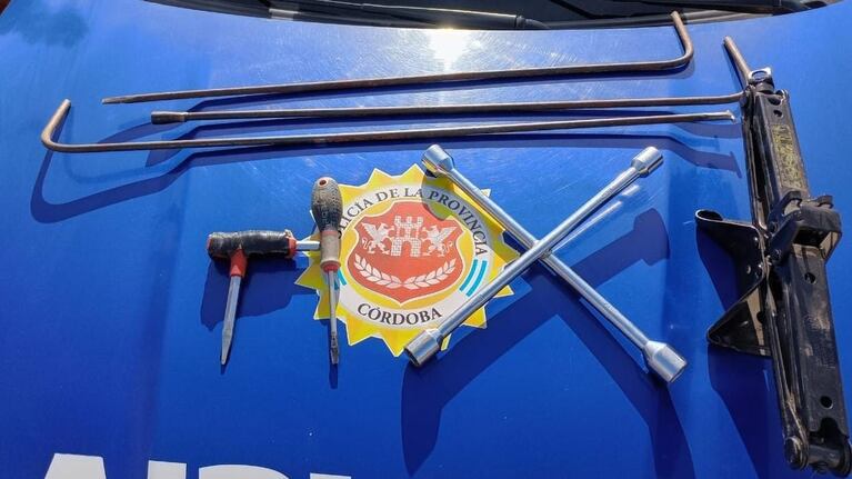 Detuvieron a dos ladrones mayores de edad que salían a robar con un menor de 16 años.