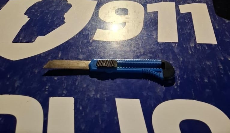 Detuvieron a dos naranjitas: uno fue atrapado con una trincheta a la salida del baile de La Mona