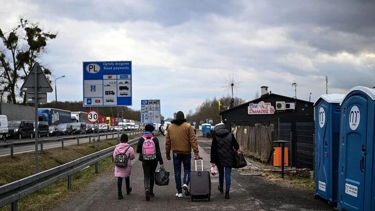 Detuvieron a pederastas que ofrecían "ayuda humanitaria" a refugiados ucranianos