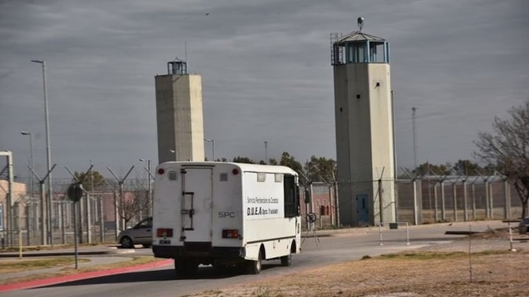 Detuvieron a tres agentes del Servicio Penitenciario de Córdoba por ingresar celulares a Bouwer