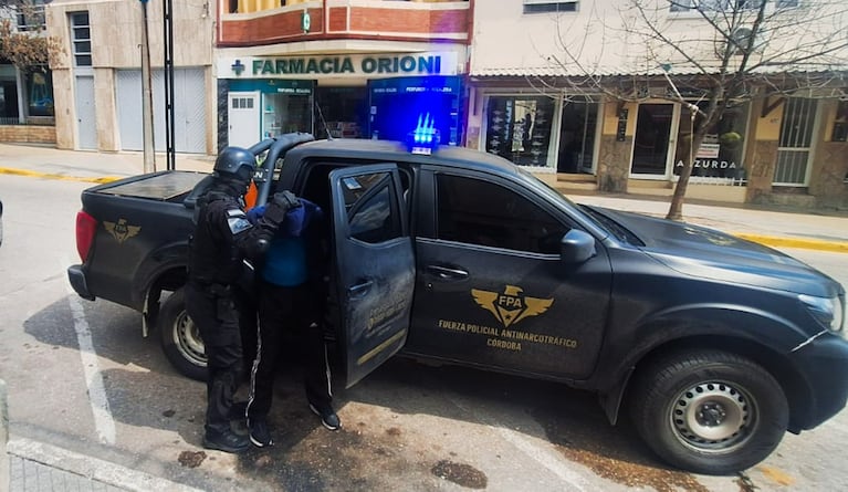 Detuvieron a un hombre de 67 años por vender cocaína en Mina Clavero.
