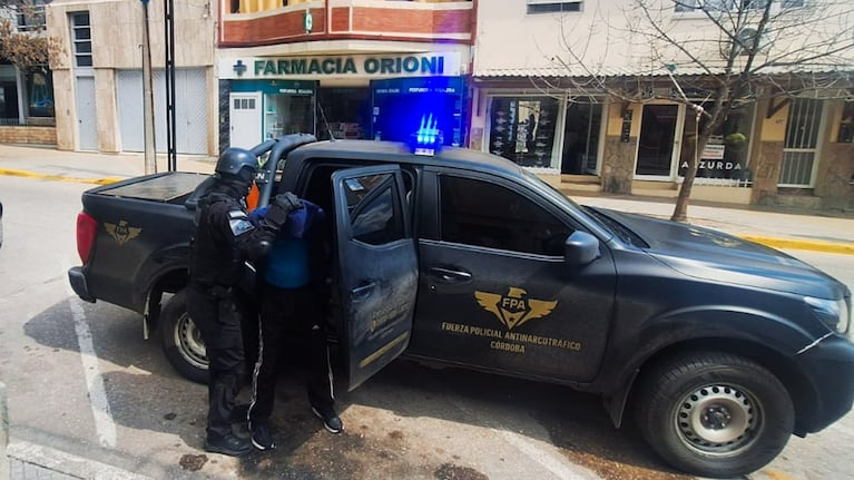 Detuvieron a un hombre de 67 años por vender cocaína en Mina Clavero.