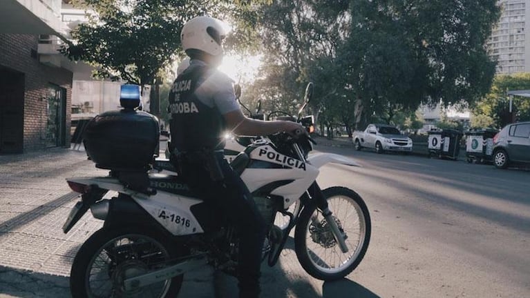 Detuvieron a un hombre prófugo desde hace dos años: quiso escapar por los techos cuando vio la Policía