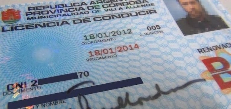 Detuvieron a un integrante de la banda que vendía carnet de conducir falsos