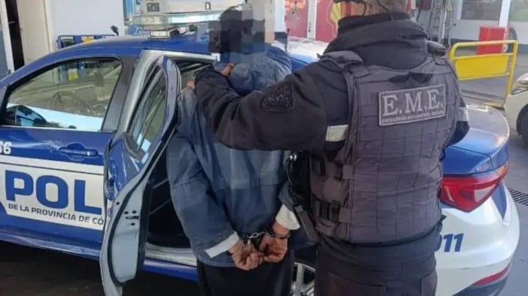 Detuvieron a un limpiavidrios en Carlos Paz.