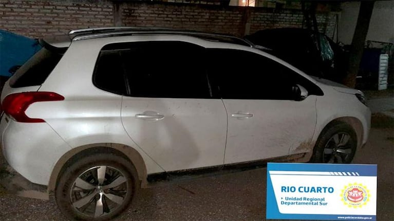 Detuvieron a un policía de Córdoba que manejaba el auto robado a una familia