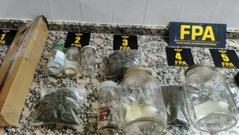 Detuvieron a una mujer con marihuana en Almafuerte.