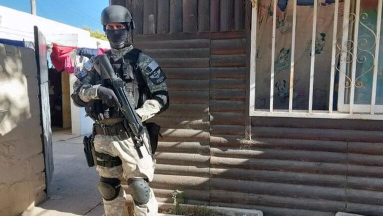 Detuvieron a una pareja por vender droga: la guardaban en la habitación de sus hijos