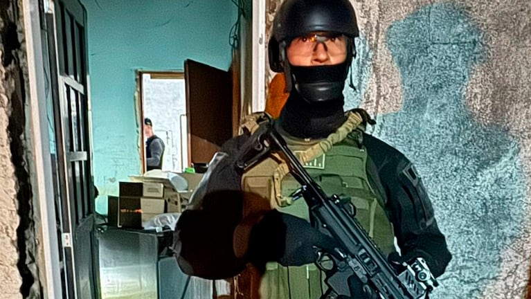 Detuvieron a una tía narco en Córdoba: usaba a su sobrino para hacer delivery de drogas