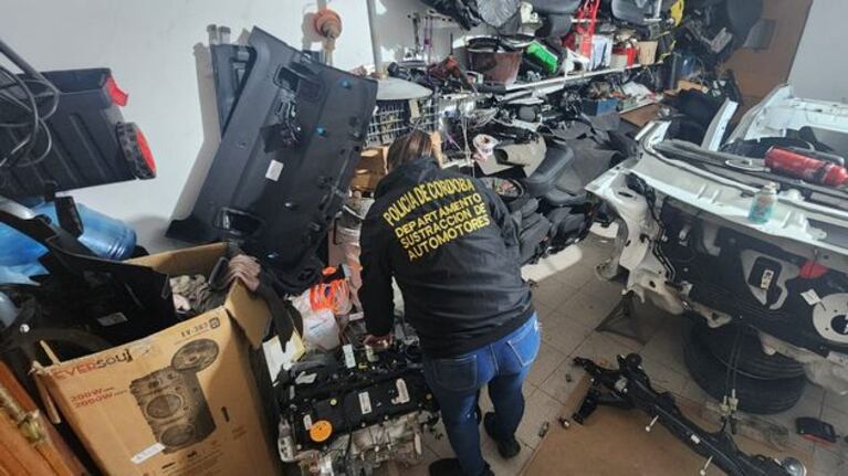 Detuvieron al "estafador de mil caras". Robaba autos de las concesionarias y vendía las partes.