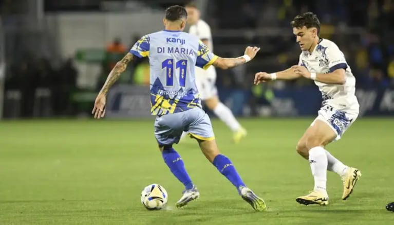 Di María fue una de las figuras del partido en Arroyito.