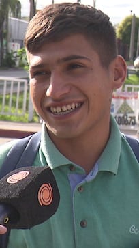 Día del Trabajador: esfuerzo, calle y música en la vida de un joven cordobés