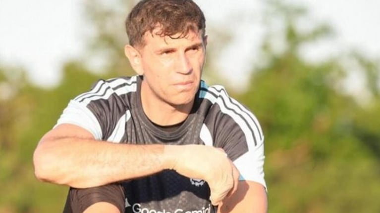 Dibu se lesionó con Aston Villa y entrena de forma diferenciada.