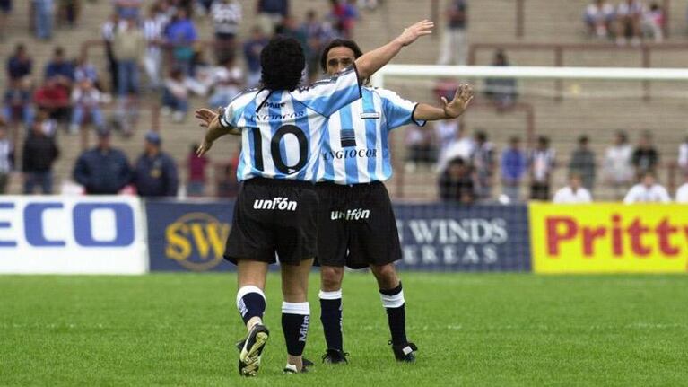 Diego estuvo en Córdoba en el año 2000, para el partido despedida de la Rana Valencia.
