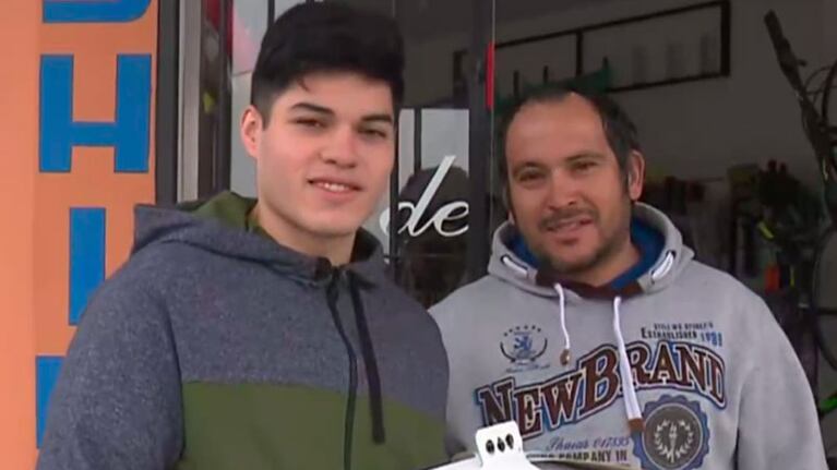 Diego le entregó a Leandro lo que le pertenecía.