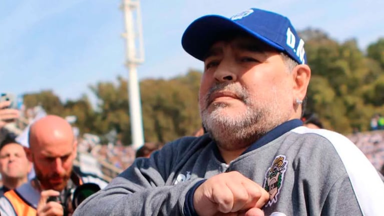 Diego Maradona en su debut como entrenador de Gimnasia.