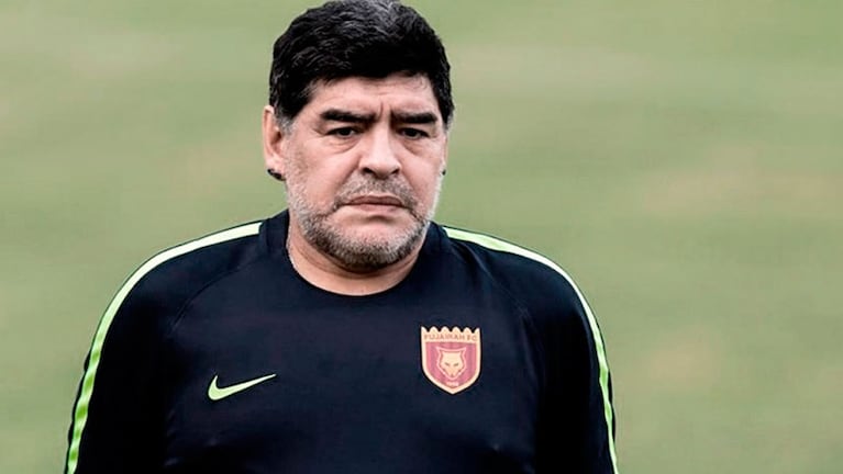 Diego Maradona faltó a la boda de Dalma para dirigir un partido.