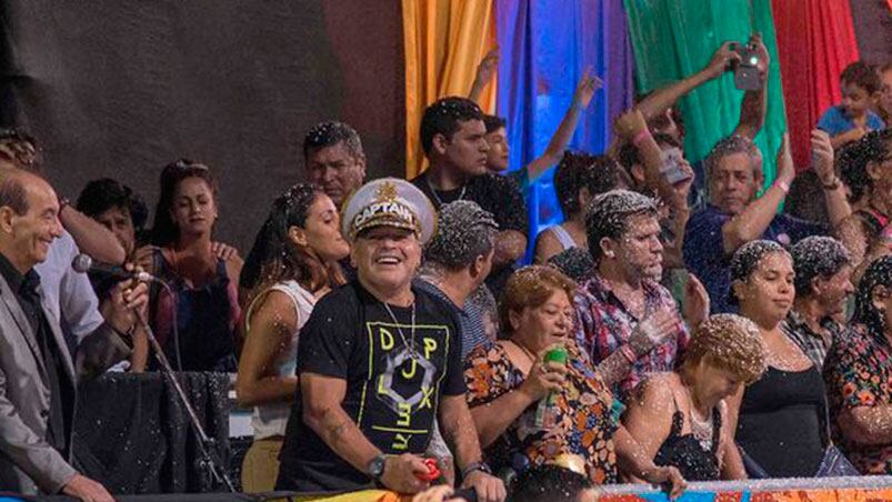 Diego Maradona se mostró muy contento y lejos de los escándalos.