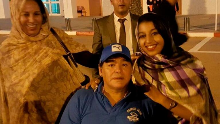 Diego sigue siendo uno de los hombres más queridos del planeta y lo demostró otra vez en Marruecos.