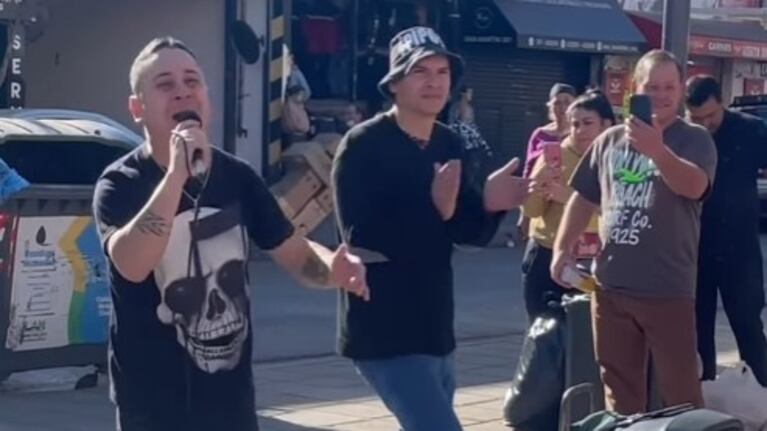 Diego y Pipo al ritmo de "Ya no volverá".