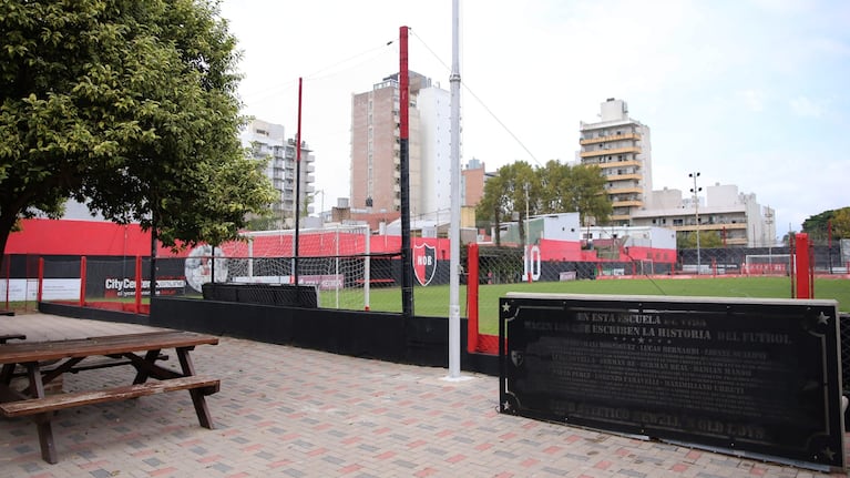 Dirigente de Newell’s admitió “amenazas” de la barra para que sancionen a los niños de la foto con Malcorra