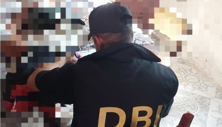 Distribución de pornografía infantil.