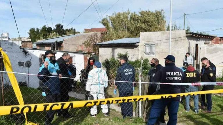 Doble femicidio brutal: mató a su mamá y a su hermanita y se entregó a la Policía