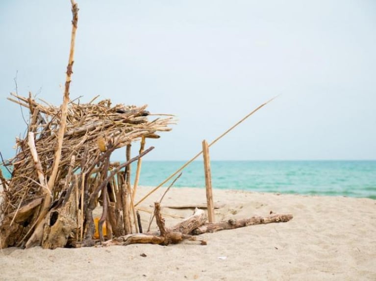 Donda, Robinson Crusoe, un barco y una isla