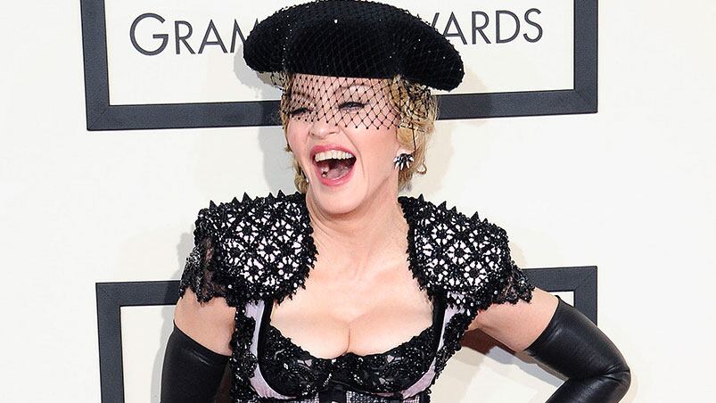 Donde hubo fuego...Madonna intenta recuperar el amor de Sean Penn.