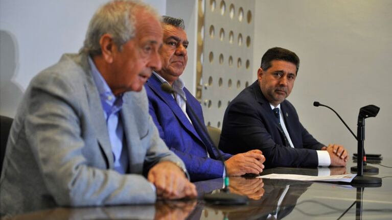D'Onofrio, Tapia y Angelici dieron una conferencia juntos.