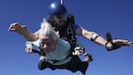 Dorothy junto a su pareja de salto, Derek Baxter. Foto: AP.