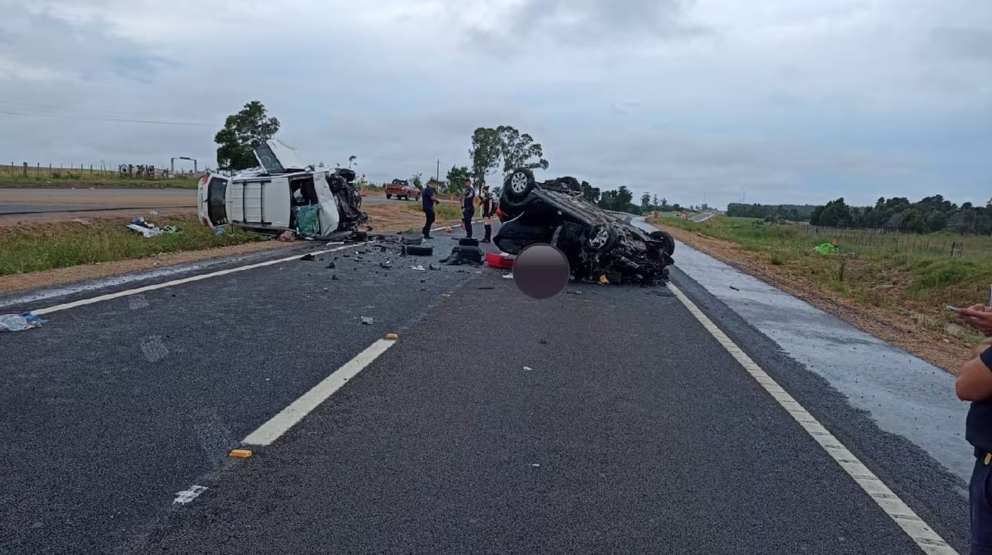 Dos argentinos murieron tras un choque frontal en Uruguay