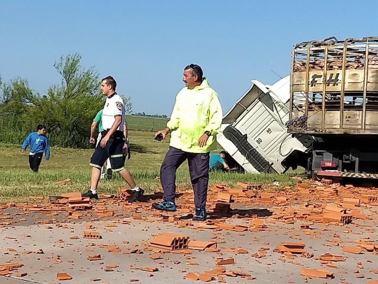 Dos camiones chocaron en la Autopista Córdoba-Rosario