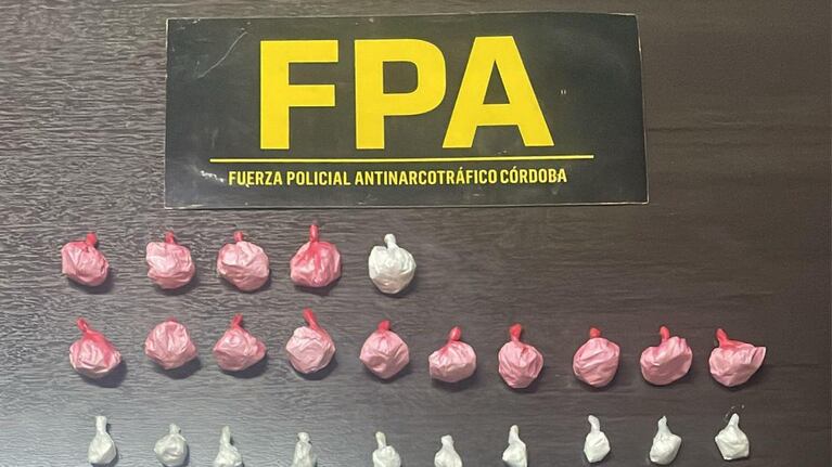 Dos detenidos acusados de vender droga en Córdoba capital.