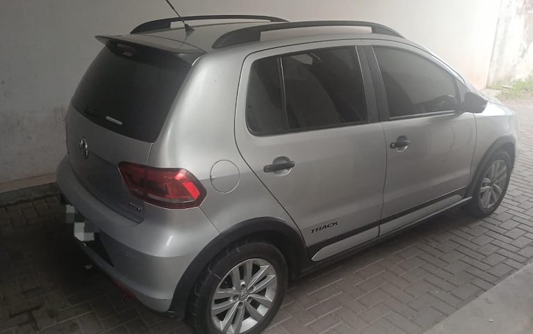 Dos detenidos con más de $8 millones en el auto: tenían patente trucha y quisieron coimear policías