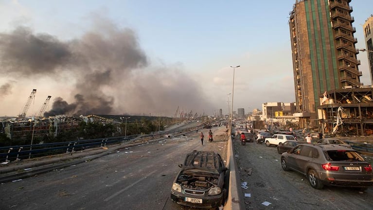 Dos explosiones se registraron en la zona del puerto de la capital libanesa.