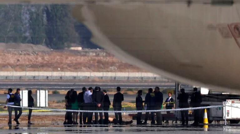 Dos fallecidos tras una feroz balacera en el aeropuerto de la capital chilena.