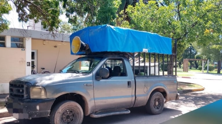 Dos jóvenes se resistieron a las autoridades y terminaron detenidos en Las Peñas.